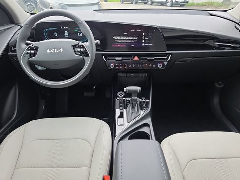 New 2026 Kia Niro EX FWD image 12