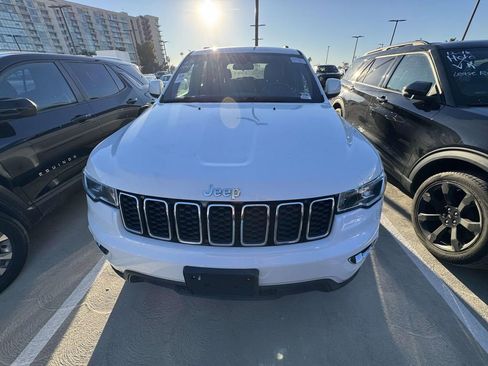 Used 2020 Jeep Grand Cherokee Laredo image 10