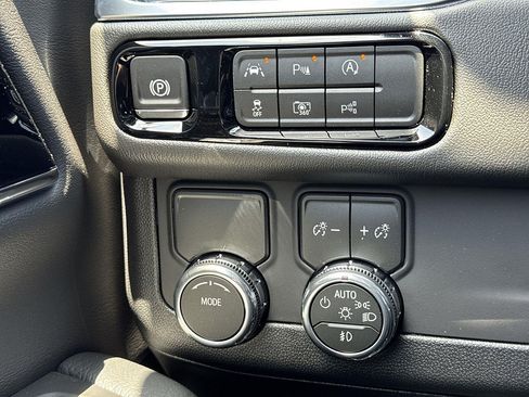 New 2026 GMC Yukon XL Denali RWD image 16