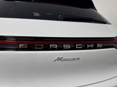 New 2026 Porsche Macan image 19