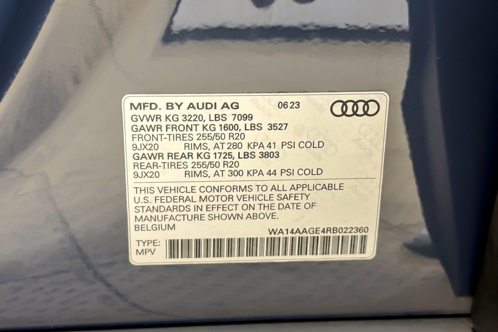 Used 2024 Audi Q8 e-tron Premium AWD/4WD image 27