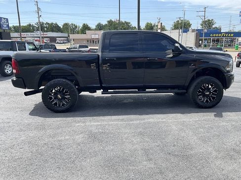 Used 2015 RAM 2500 Laramie w/ Black Appearance Group AWD/4WD image 6