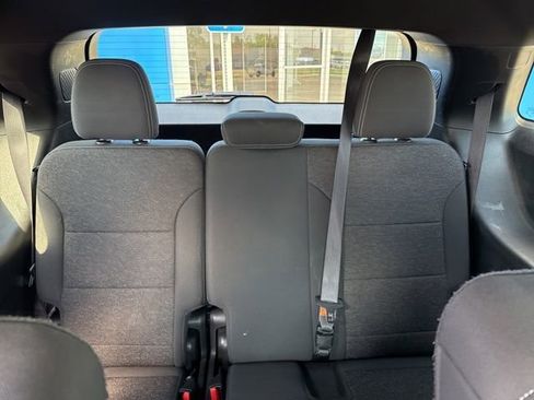 Used 2024 Chevrolet Traverse LT image 16