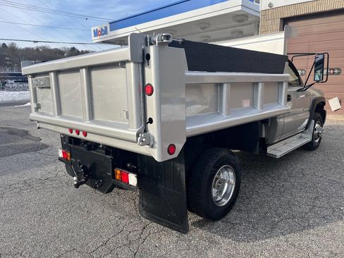 Used 2007 GMC Sierra 3500 W/T w/ Snow Plow Prep Package image 2