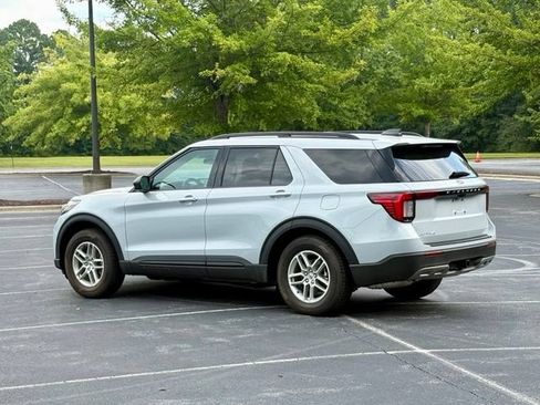 Used 2026 Ford Explorer Active w/ Active Comfort Package RWD image 4