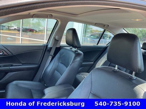 Used 2013 Honda Accord Touring image 28