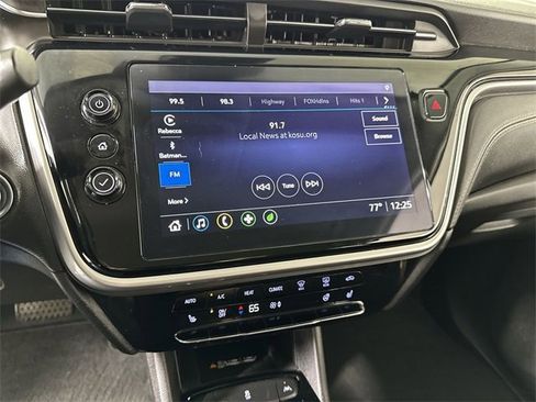 Used 2022 Chevrolet Bolt EUV LT w/ Comfort Package image 13