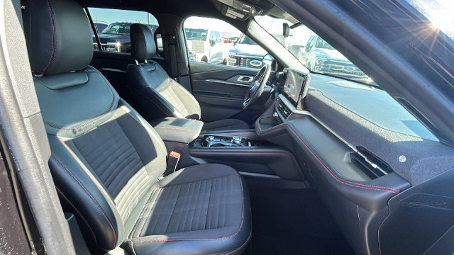 Certified 2025 Ford Explorer ST-Line AWD/4WD image 11