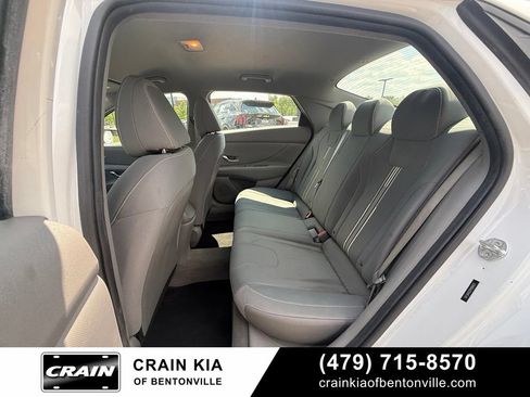 Used 2023 Hyundai Elantra SEL FWD image 25