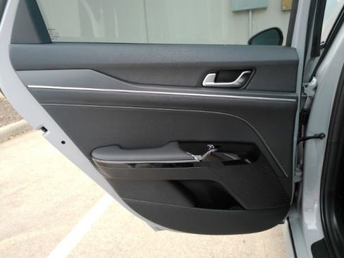 Used 2025 Kia K5 GT-Line w/ GT-Line Premium Package image 16