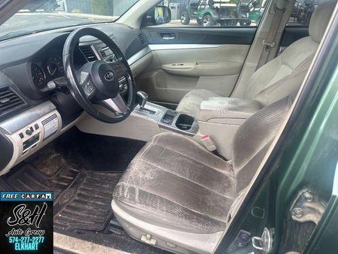 Used 2011 Subaru Outback 2.5i Premium w/ All-Weather Pkg image 12