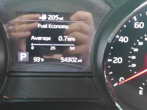 Used 2021 Kia Sedona LX FWD image 46