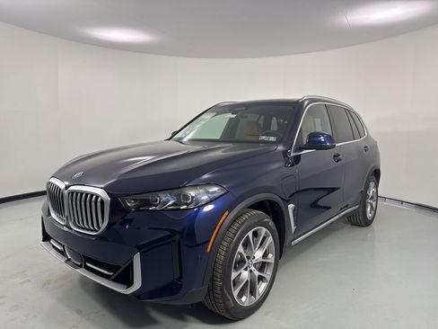 New 2026 BMW X5 xDrive50e AWD/4WD image 3