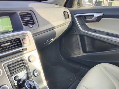 Used 2016 Volvo S60 T5 Premier image 24