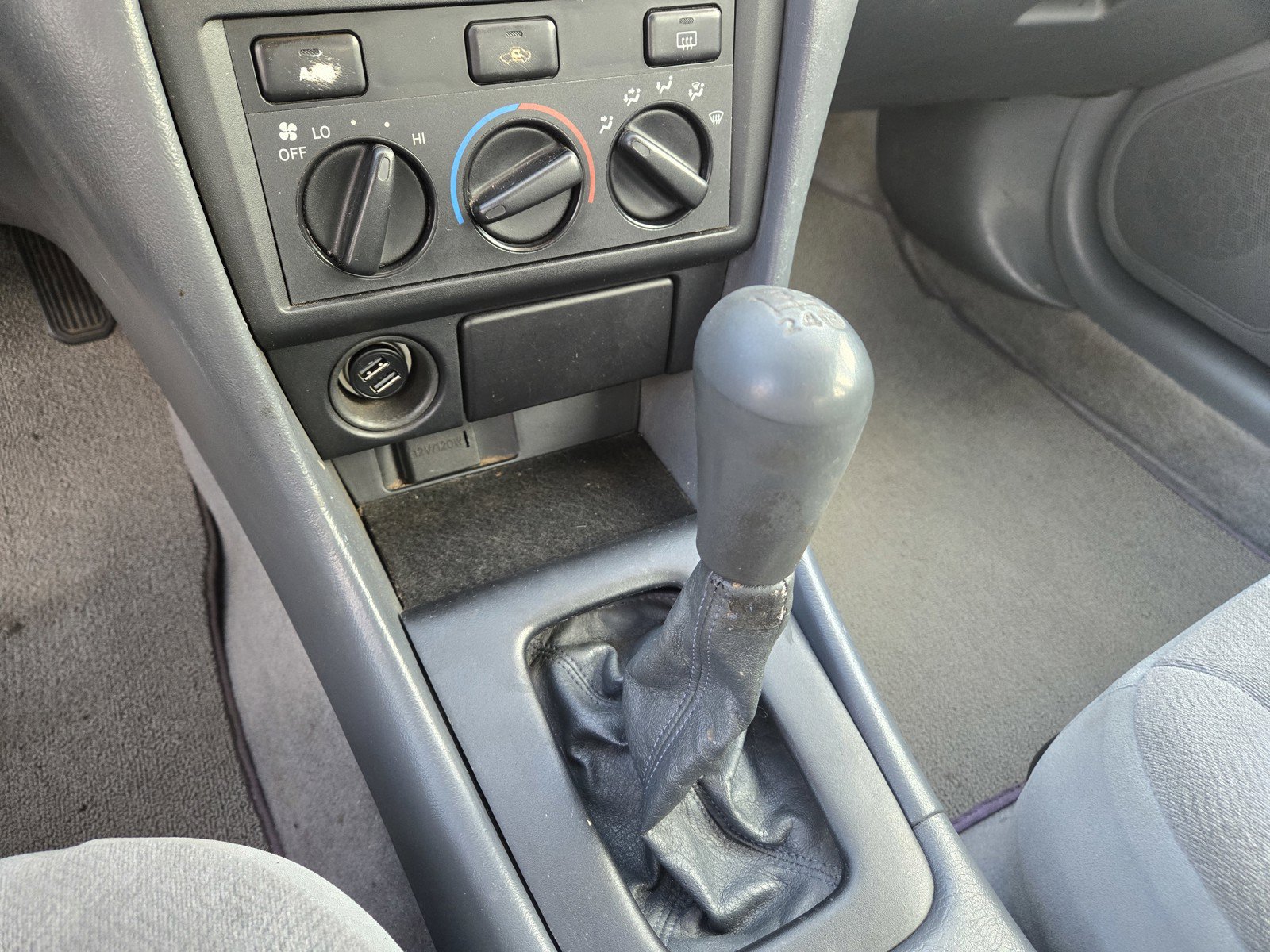 Used 2000 Toyota Camry CE w/ Value Pkg 1 FWD image 16