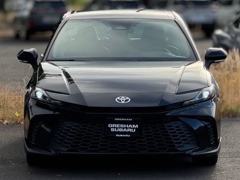 Used 2025 Toyota Camry SE FWD image 2
