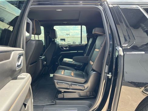 Used 2023 GMC Yukon XL AT4 w/ Technology Package AWD/4WD image 22
