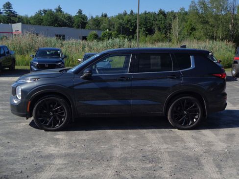 Used 2024 Mitsubishi Outlander SE Black Edition AWD/4WD image 5