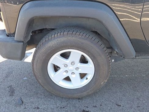 Used 2018 Jeep Wrangler Sport image 7