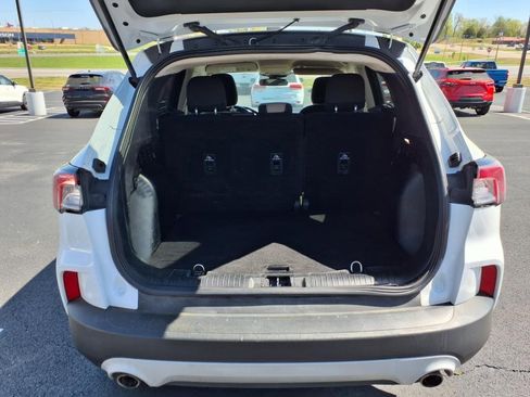 Used 2020 Ford Escape SE image 6