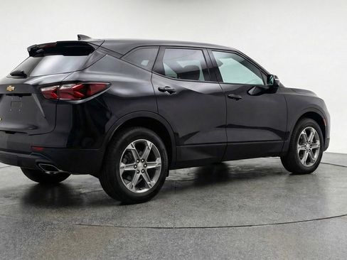 Used 2025 Chevrolet Blazer LT FWD image 7