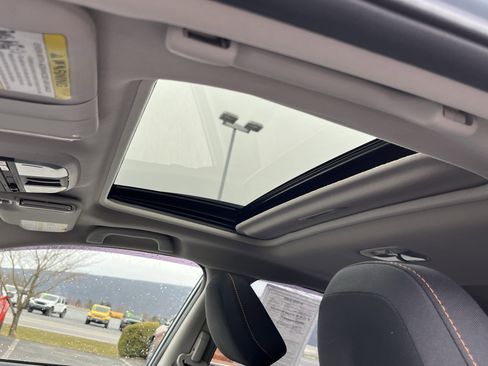 Used 2021 Subaru Crosstrek 2.0i Premium w/ Moonroof Package AWD/4WD image 16