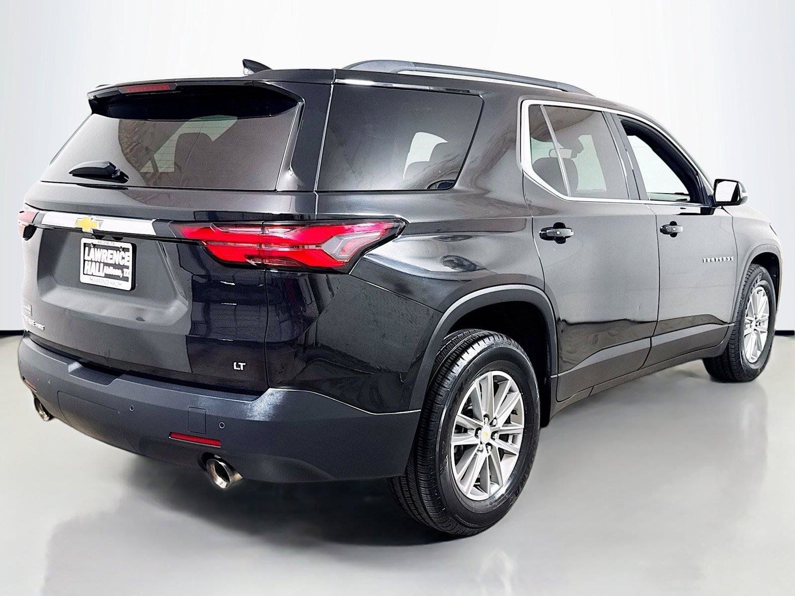 Used 2023 Chevrolet Traverse LT AWD/4WD image 4