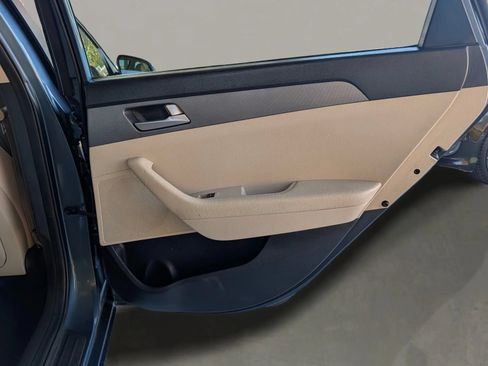 Used 2017 Hyundai Sonata SE FWD image 19