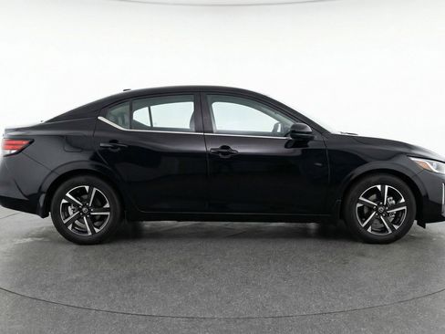 Used 2025 Nissan Sentra SV FWD image 11