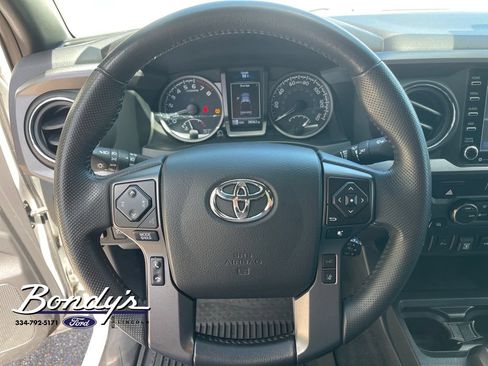 Used 2023 Toyota Tacoma TRD Sport w/ Technology Package AWD/4WD image 7