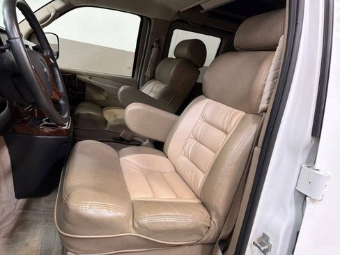 Used 2014 GMC Savana 1500 image 12