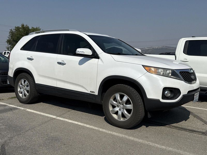 Used 2011 Kia Sorento LX w/ Convenience Pkg image 1