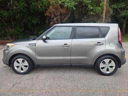 Used 2015 Kia Soul FWD image 4