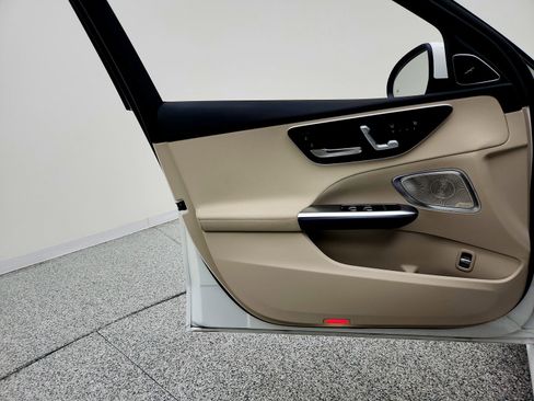 Used 2025 Mercedes-Benz C 300 Sedan image 15