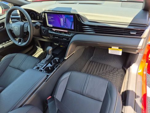 Used 2026 Toyota Camry XSE FWD image 32