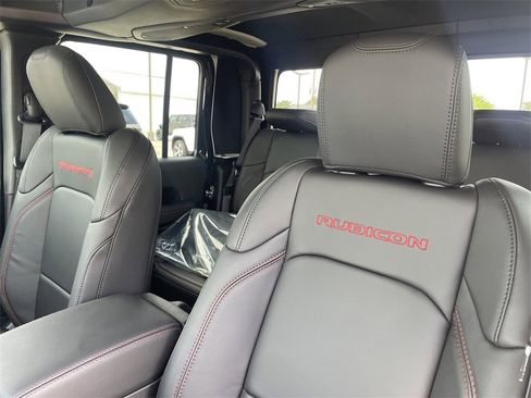 New 2025 Jeep Gladiator Rubicon image 14