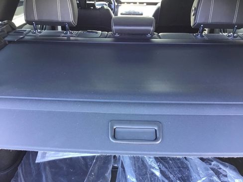 Used 2018 Land Rover Range Rover Velar S image 20