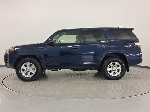 Used 2015 Toyota 4Runner SR5 Premium image 2