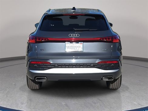 Certified 2025 Audi Q5 2.0T Premium w/ Convenience Package image 4