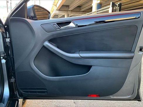 Used 2016 Volkswagen Jetta GLI SE image 22