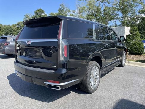 Used 2023 Cadillac Escalade ESV Premium Luxury RWD image 4