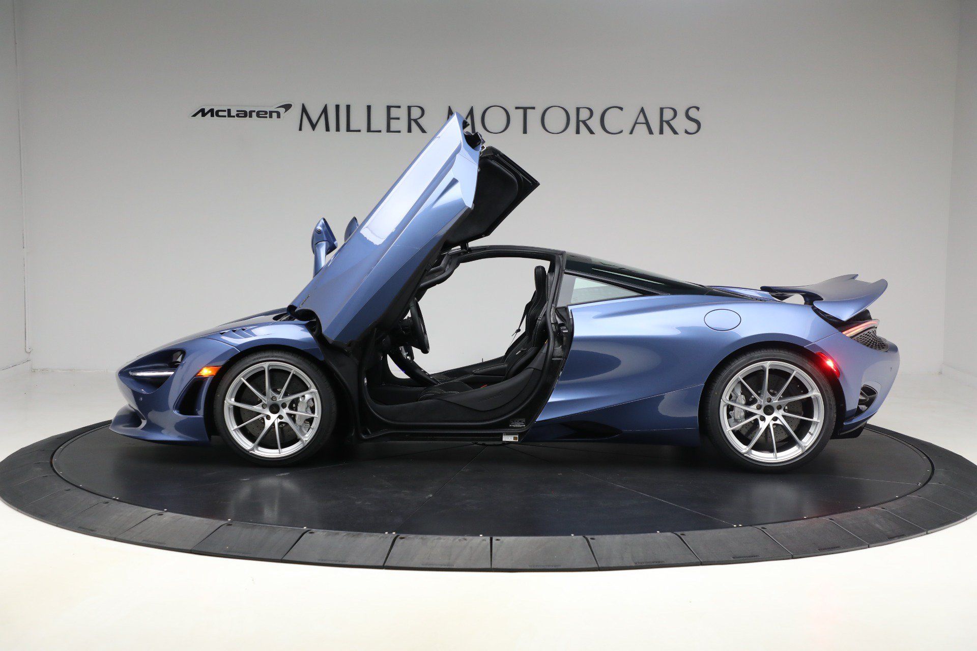 Used 2026 McLaren 750S RWD image 15