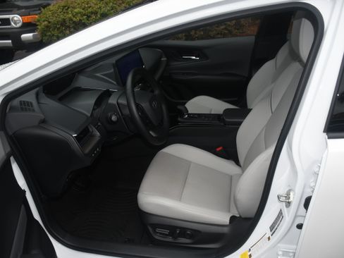 Used 2024 Toyota Prius Limited w/ Limited Premium Package FWD image 8