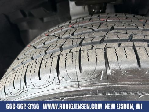 Used 2025 Jeep Compass Latitude w/ Sun & Sound Group AWD/4WD image 27