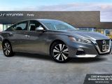 Used 2022 Nissan Altima 2.5 SV image 2