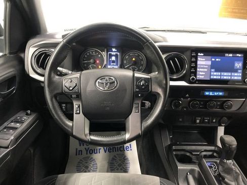 Used 2022 Toyota Tacoma TRD Sport image 15