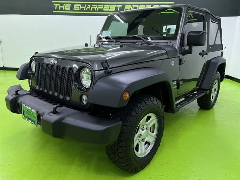 Used 2016 Jeep Wrangler Sport AWD/4WD image 5