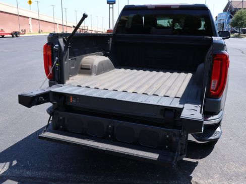 Used 2019 GMC Sierra 1500 SLT w/ SLT Premium Plus Package AWD/4WD image 5