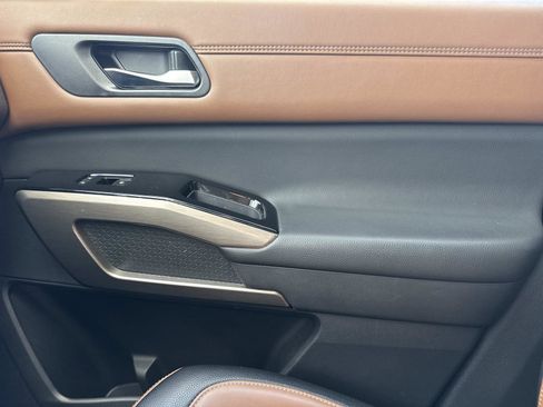 Used 2023 Nissan Pathfinder Platinum image 22