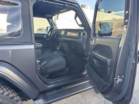 Used 2018 Jeep Wrangler Sport image 8